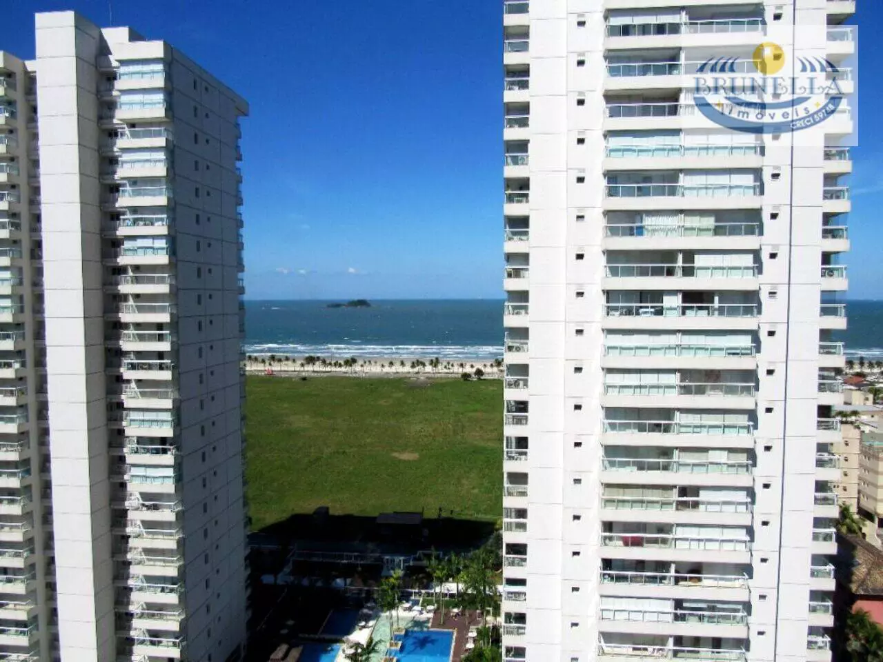 Apartamento com 3 Dormitórios à Venda Enseada Guarujá